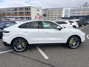 PORSCHE Cayenne Coupé E-Hybrid 462PS Automat