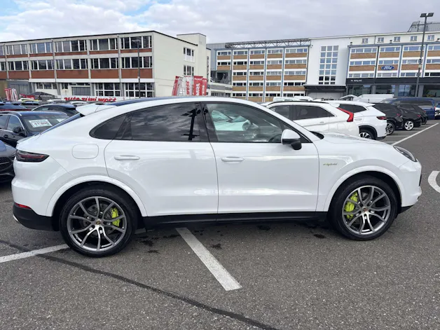PORSCHE Cayenne Coupé E-Hybrid 462PS Automat
