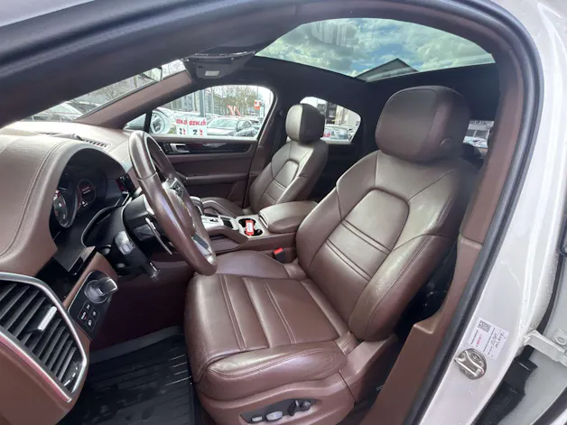 PORSCHE Cayenne Coupé E-Hybrid 462PS Automat