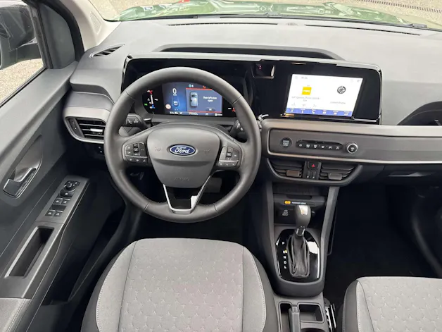 FORD Tourneo Courier 1.0 EcoBoost Titanium Automat