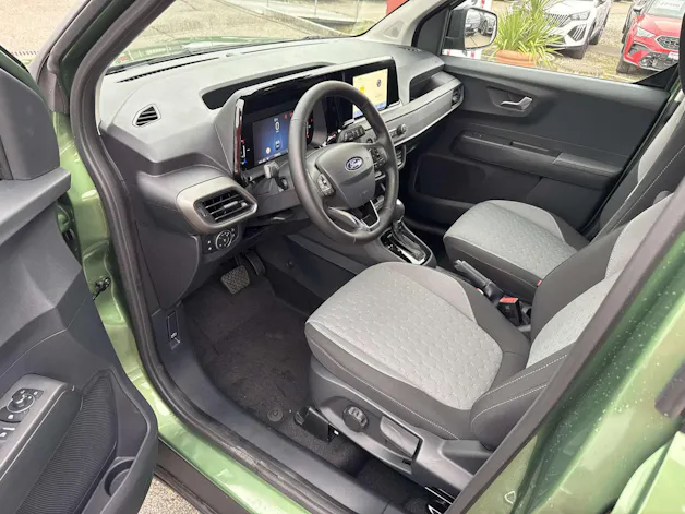 FORD Tourneo Courier 1.0 EcoBoost Titanium Automat
