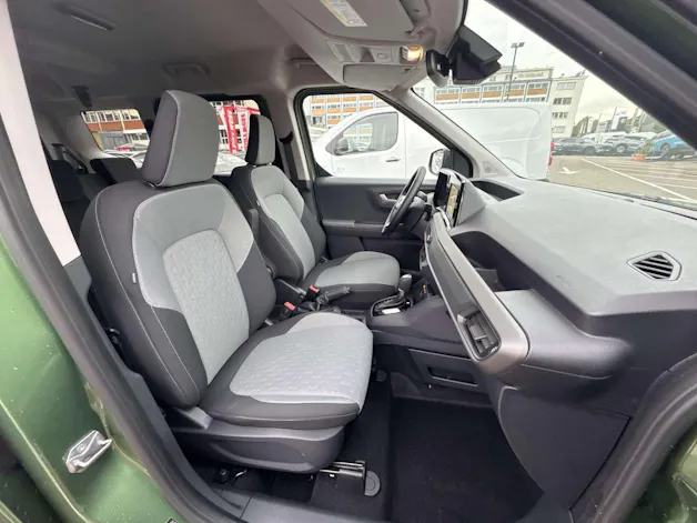 FORD Tourneo Courier 1.0 EcoBoost Titanium Automat