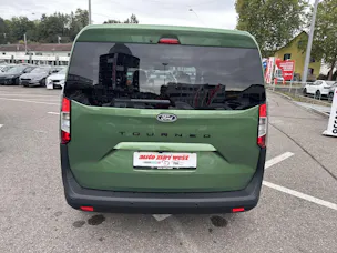 FORD Tourneo Courier 1.0 EcoBoost Titanium Automat