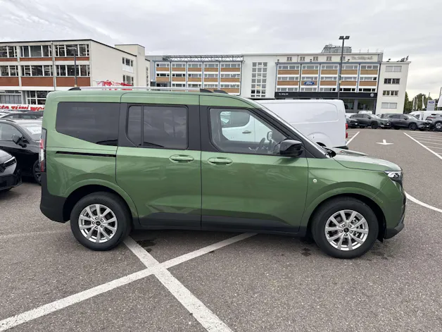 FORD Tourneo Courier 1.0 EcoBoost Titanium Automat