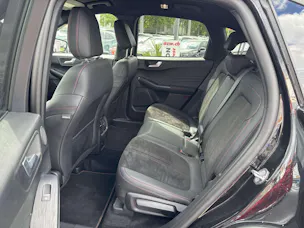 FORD Kuga 2.5 FHEV ST-Line X 4WD Automat