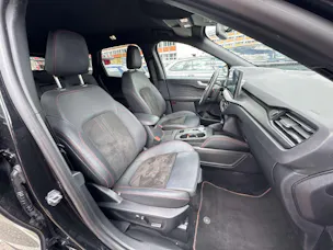 FORD Kuga 2.5 FHEV ST-Line X 4WD Automat