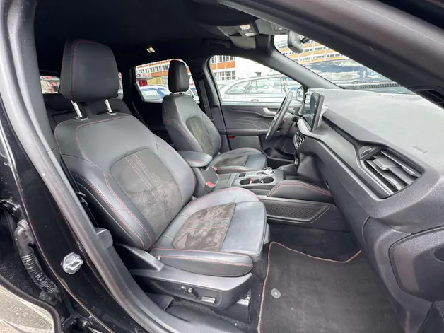 FORD Kuga 2.5 FHEV ST-Line X 4WD Automat