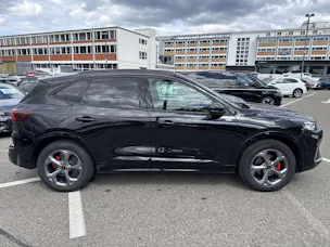 FORD Kuga 2.5 FHEV ST-Line X 4WD Automat