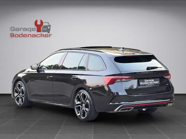 SKODA Octavia Combi 2.0 TDI DSG RS 4x4 * 200PS *