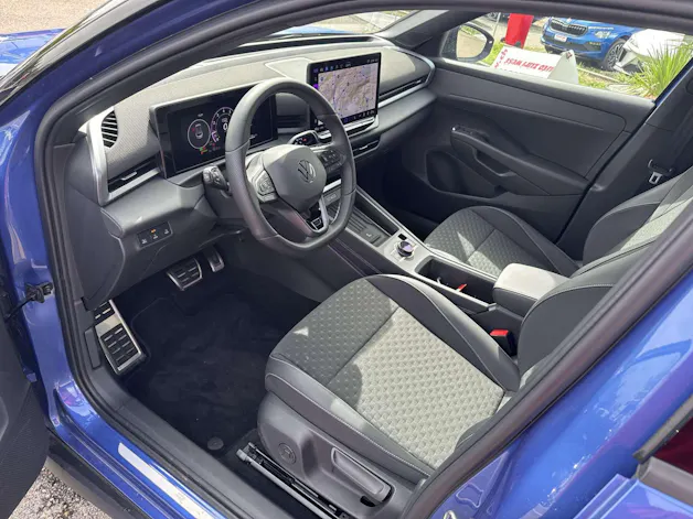 VW T-Roc 1.5 eTSi mHEV R-Line DSG-Automat
