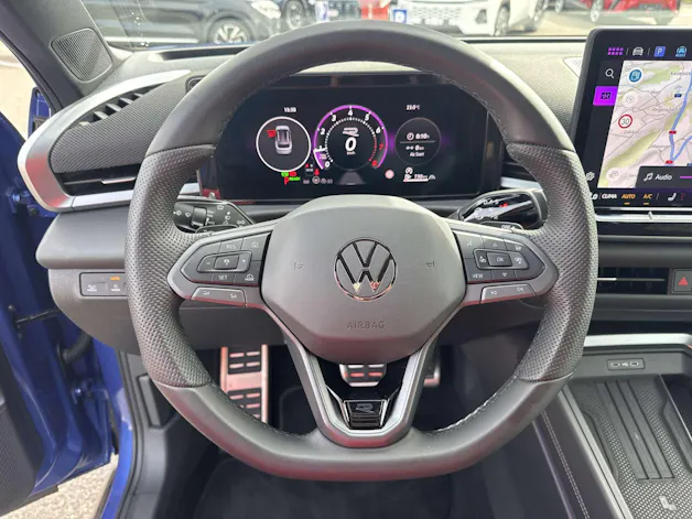 VW T-Roc 1.5 eTSi mHEV R-Line DSG-Automat