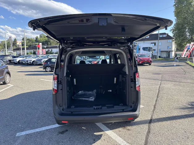 FORD Tourneo Courier 1.0 EcoBoost Titanium Automat