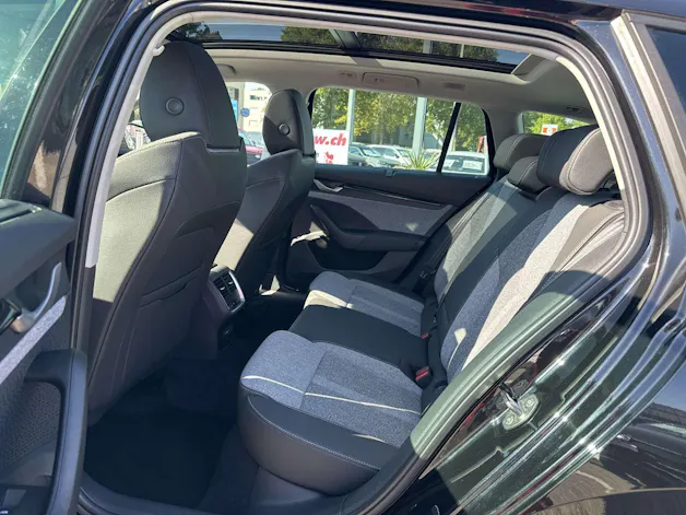 SKODA Octavia Combi 2.0 TDi Selection Tour DSG-Automat