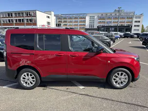 FORD Tourneo Courier 1.0 EcoBoost Titanium Automat