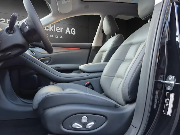 MG IM6 100 kWh Performance 4WD