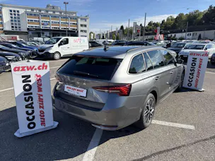 SKODA Octavia Combi 2.0 TDi Selection Tour DSG-Automat