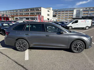 SKODA Octavia Combi 2.0 TDi Selection Tour DSG-Automat