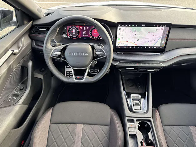 SKODA Octavia Combi 2.0 TSi RS 265PS DSG-Automat