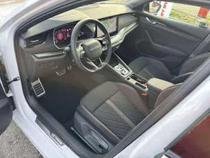 SKODA Octavia Combi 2.0 TSi RS 265PS DSG-Automat