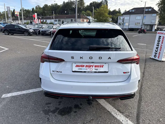 SKODA Octavia Combi 2.0 TSi RS 265PS DSG-Automat