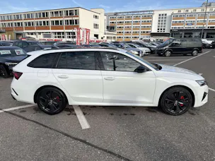SKODA Octavia Combi 2.0 TSi RS 265PS DSG-Automat