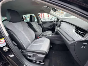 SKODA Octavia Combi 2.0 TDi Selection Tour DSG-Automat