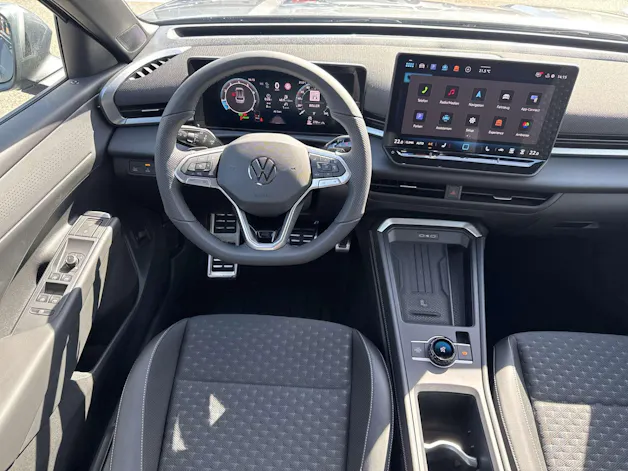 VW T-Roc 1.5 eTSi mHEV R-Line DSG-Automat