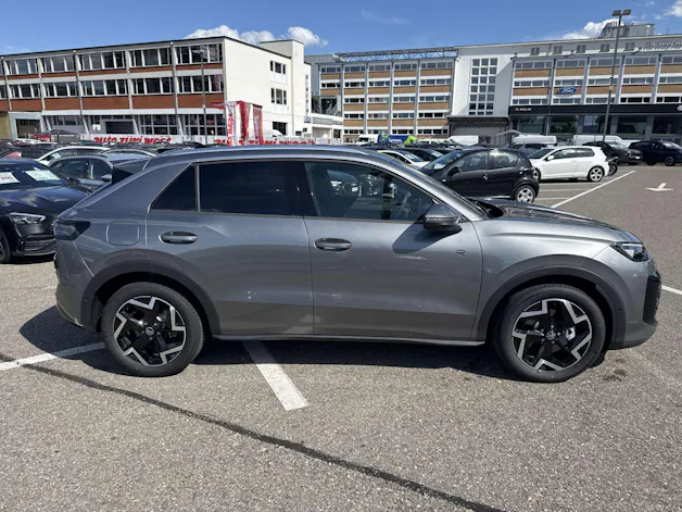 VW T-Roc 1.5 eTSi mHEV R-Line DSG-Automat