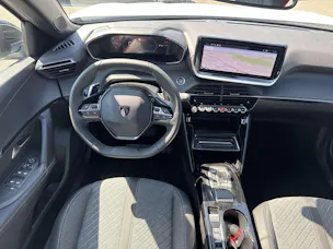 PEUGEOT 2008 1.2 145 MHEV Allure Automat