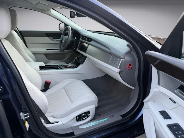 Jaguar XF 30d Portfolio Automatic