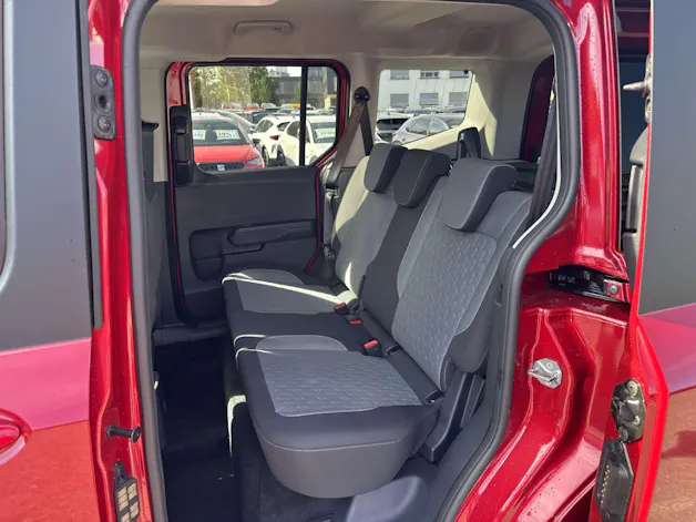 FORD Tourneo Courier 1.0 EcoBoost Titanium Automat