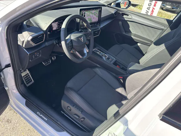 CUPRA LEON ST 1.5 eTSi DSG-Automat