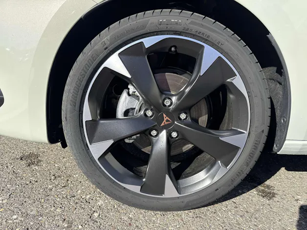 CUPRA LEON ST 1.5 eTSi DSG-Automat