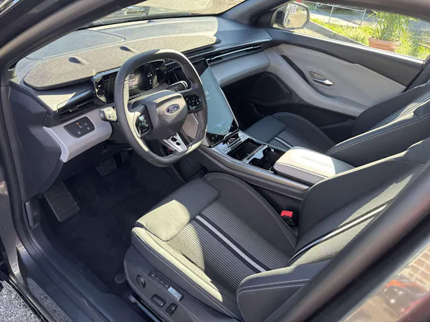 FORD Capri Elektro 79kWh Dual Extended Range 340PS AWD Automat