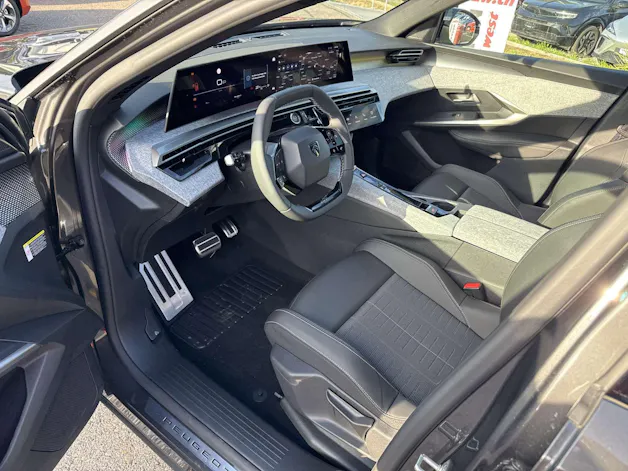 PEUGEOT 3008 145 GT Hybrid e-DCS-Automat