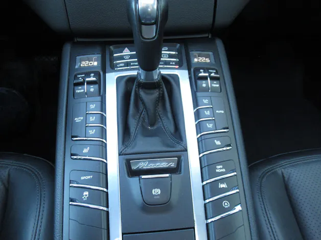 PORSCHE Macan S PDK