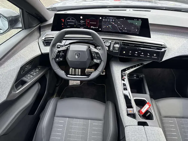 PEUGEOT 5008 145 Hybrid GT 7-Plätzer e-DCS-Automat