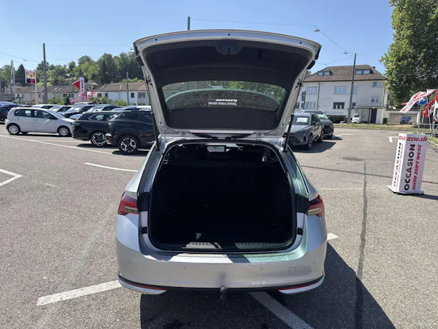 SKODA Octavia Combi 2.0 TDi Selection DSG-Automat
