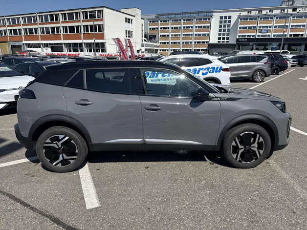 PEUGEOT 2008 1.2 PureTech GT Automat