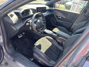 PEUGEOT 2008 1.2 PureTech GT Automat