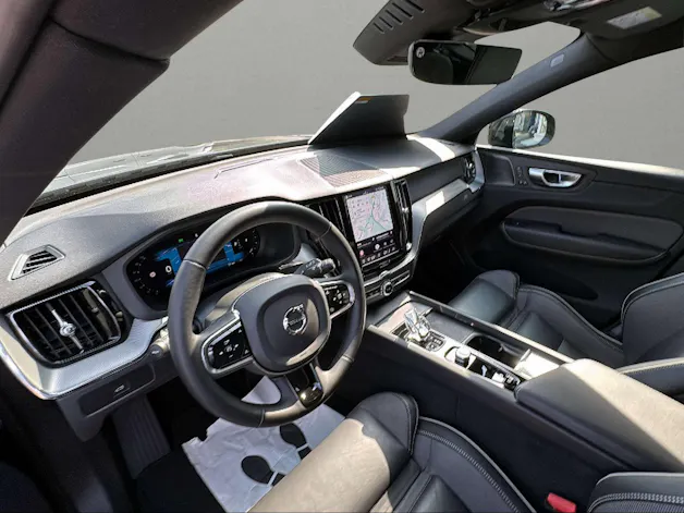VOLVO XC60 B4 Diesel Mild Hybrid AWD Plus Dark Geartronic