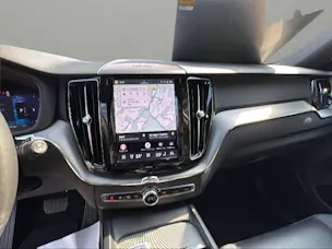 VOLVO XC60 B4 Diesel Mild Hybrid AWD Plus Dark Geartronic