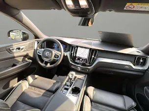 VOLVO XC60 B4 Diesel Mild Hybrid AWD Plus Dark Geartronic