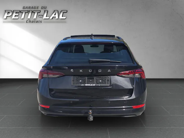 SKODA Octavia Combi 2.0 TSI Style DSG 4x4