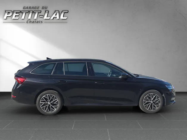 SKODA Octavia Combi 2.0 TSI Style DSG 4x4