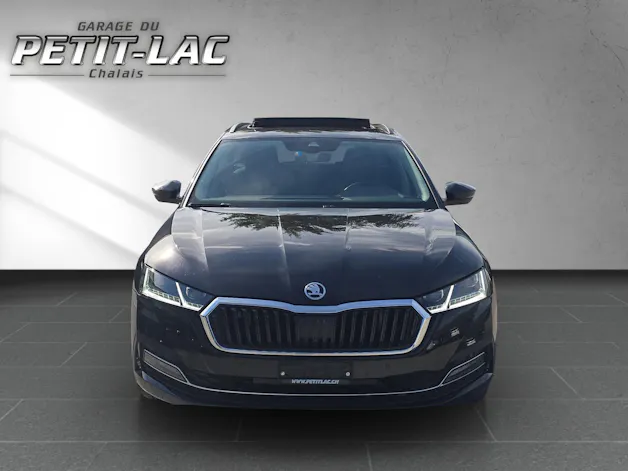 SKODA Octavia Combi 2.0 TSI Style DSG 4x4
