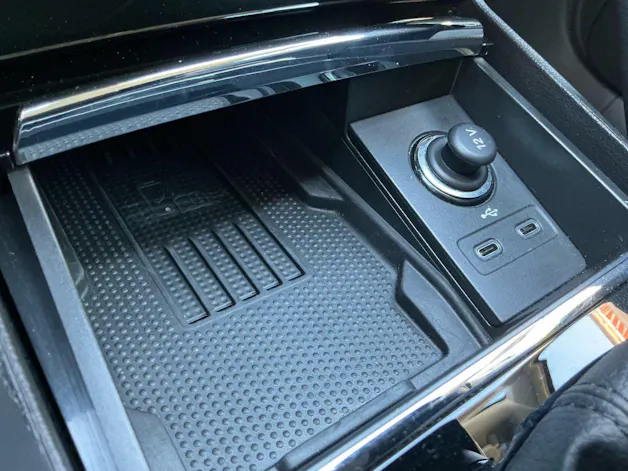 SKODA Karoq Selection *** FAHRZEUG HAT HAGELSCHADEN ***