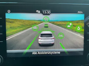 SKODA Karoq Selection *** FAHRZEUG HAT HAGELSCHADEN ***