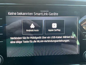 SKODA Karoq Selection *** FAHRZEUG HAT HAGELSCHADEN ***