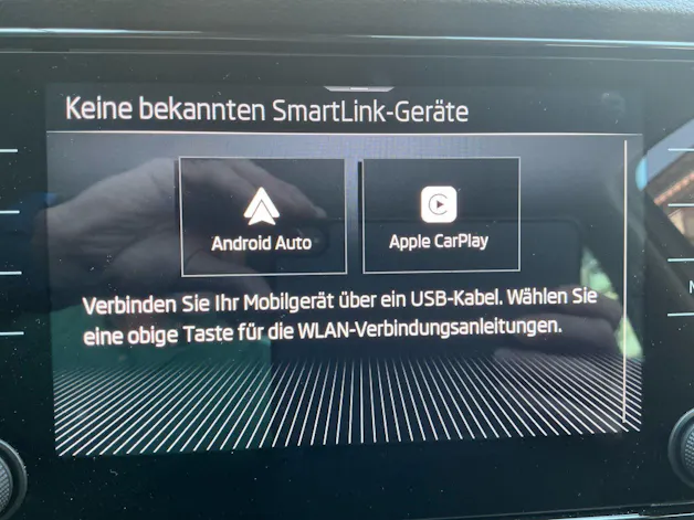 SKODA Karoq Selection *** FAHRZEUG HAT HAGELSCHADEN ***